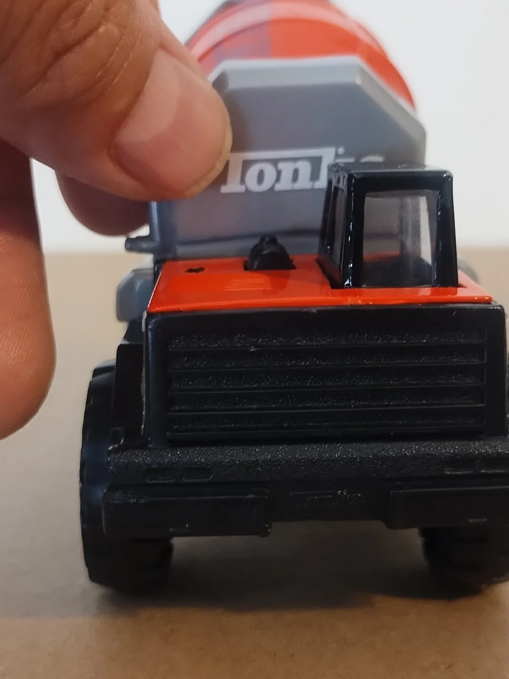 Vintage 2007 Maisto Tonka Cement Mixer Diecast/Plastic Truck red and black gray